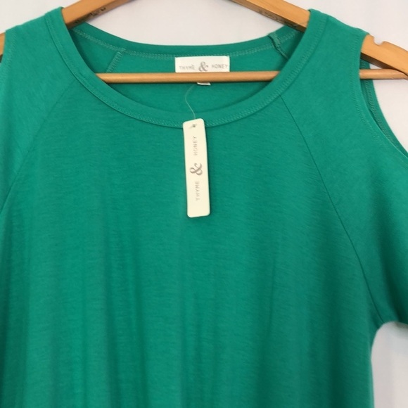THYME & HONEY Women's Solid Cold Shoulder Round Neck Top Green Size M - Picture 4 of 12